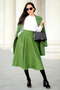 Фото: светло-зеленая юбка макси